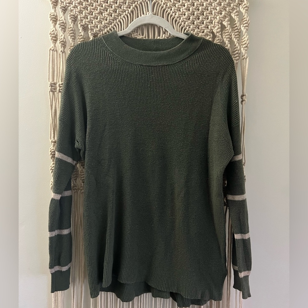 American Eagle green sweater